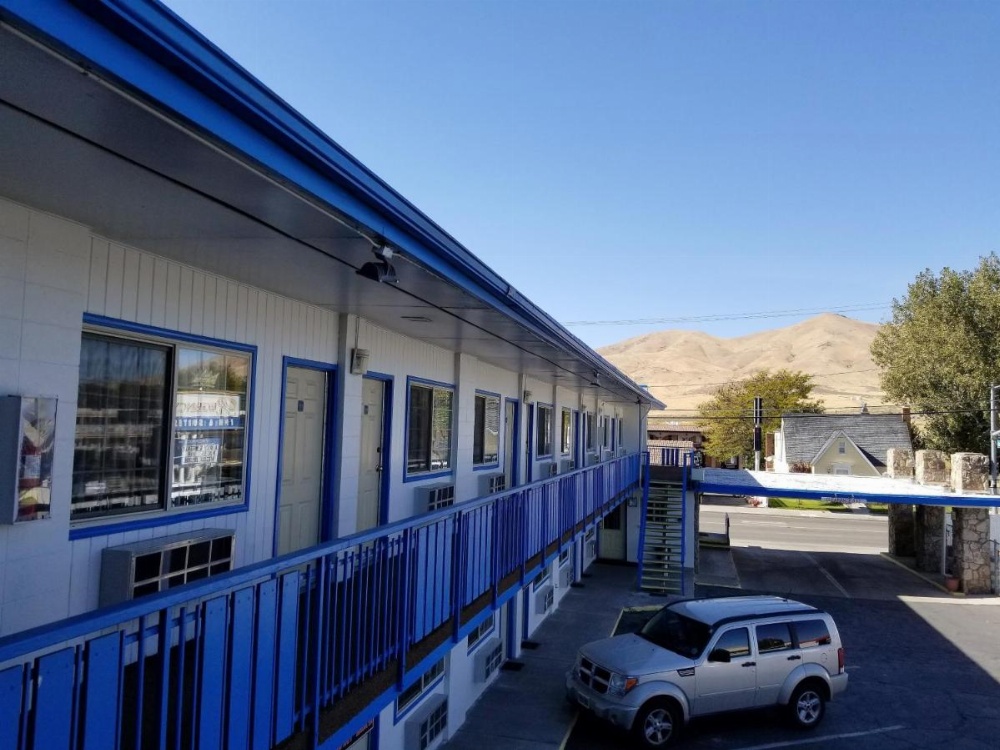Regency Inn Image 11