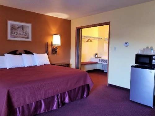 Regency Inn image 17
