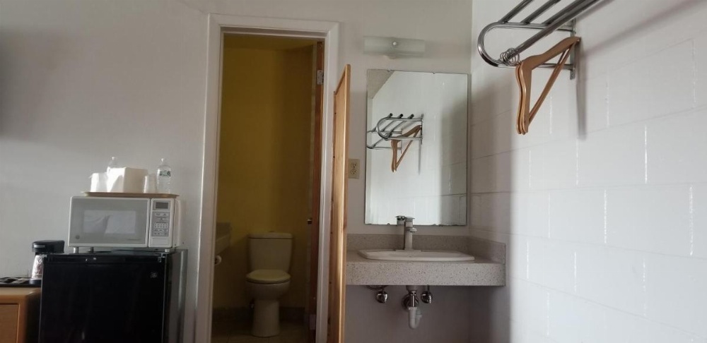 Regency Inn Image 7